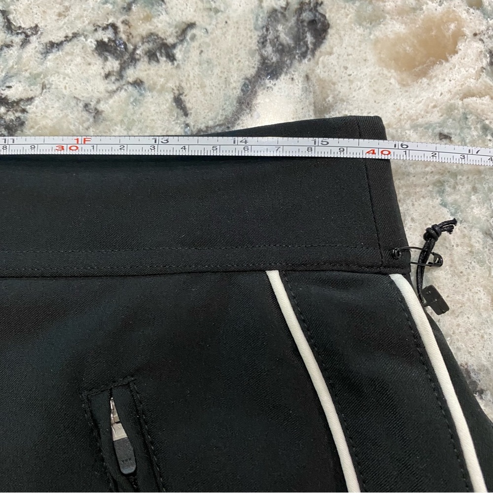 NWT Belyn Key Ladies Size Small Black and White Skorts - Picture 6 of 10